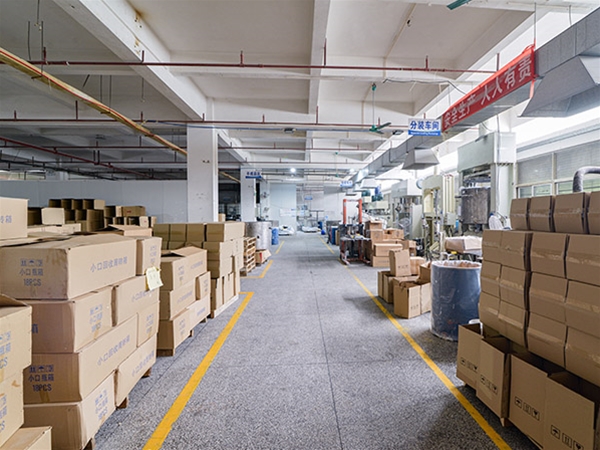 膠水存（cún）放區展示