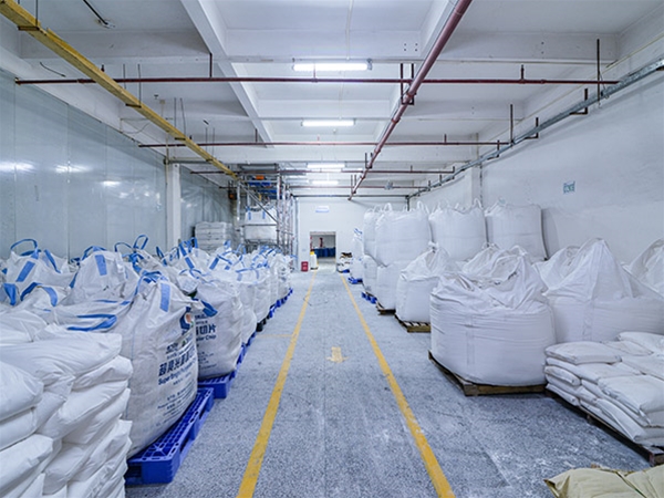 膠水存放區展示一角