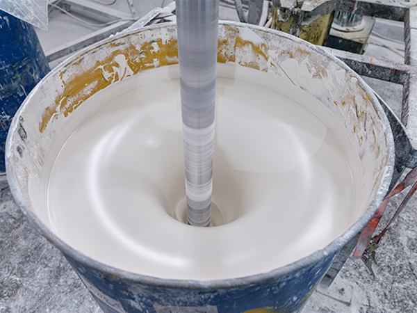 膠（jiāo）水（shuǐ）生產展示